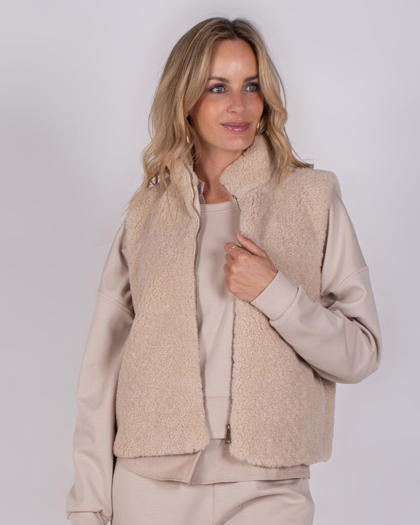 Dames gilet in fake sheep skin beige  - REGINA 