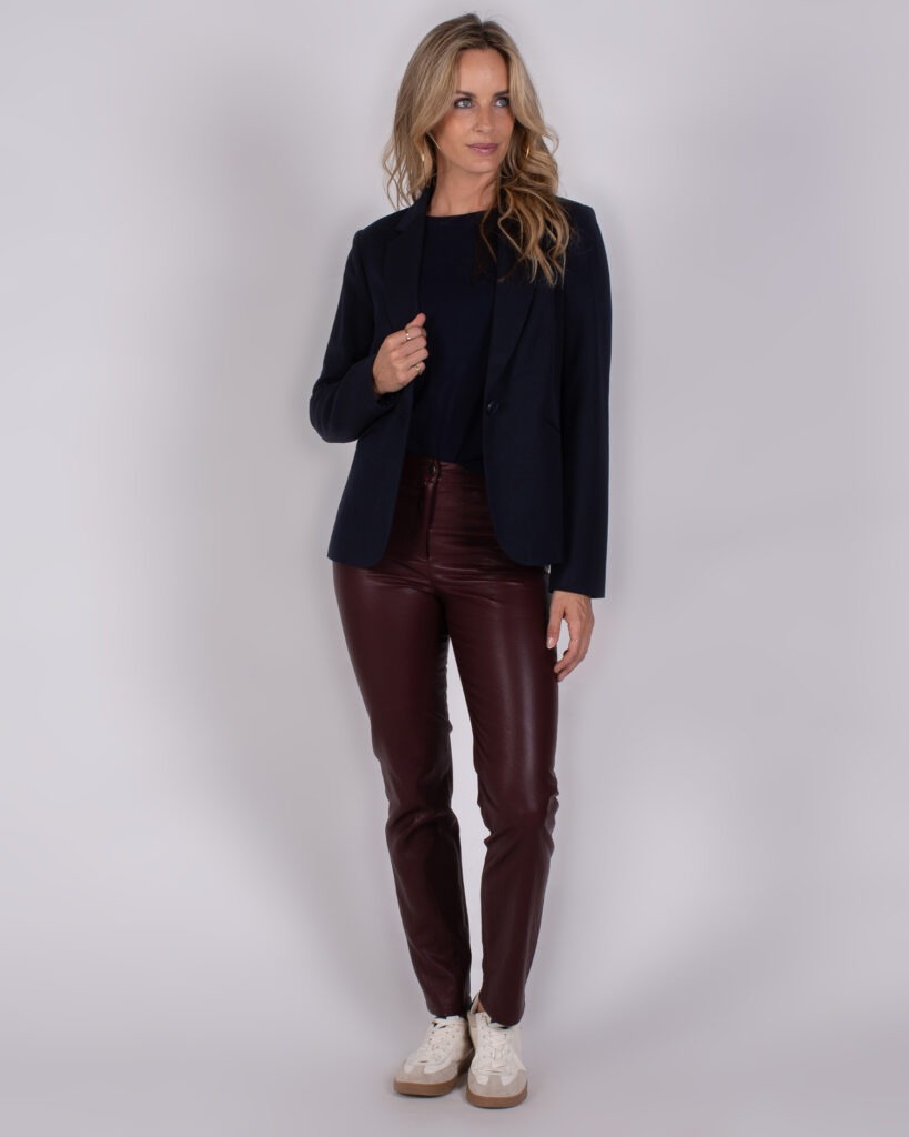 Dames vegan leather skinny pant in winery - JOETSU 