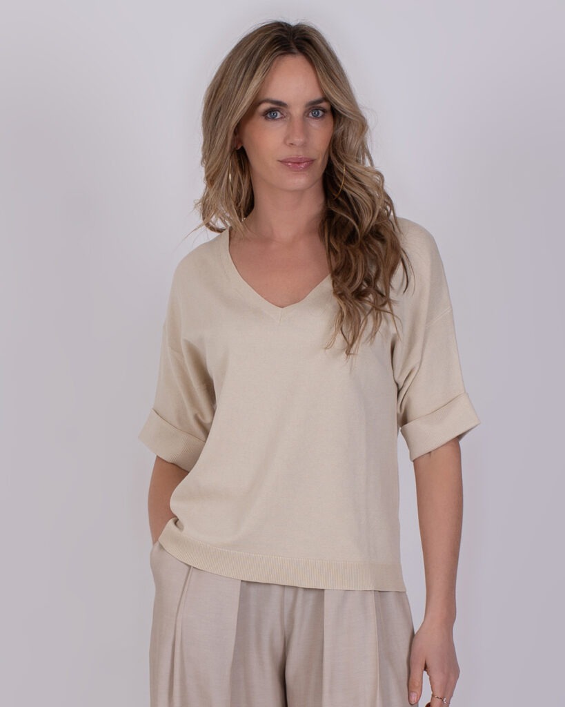 Dames t shirt viscose pale V-hals met omslag mouw - PYLOS 