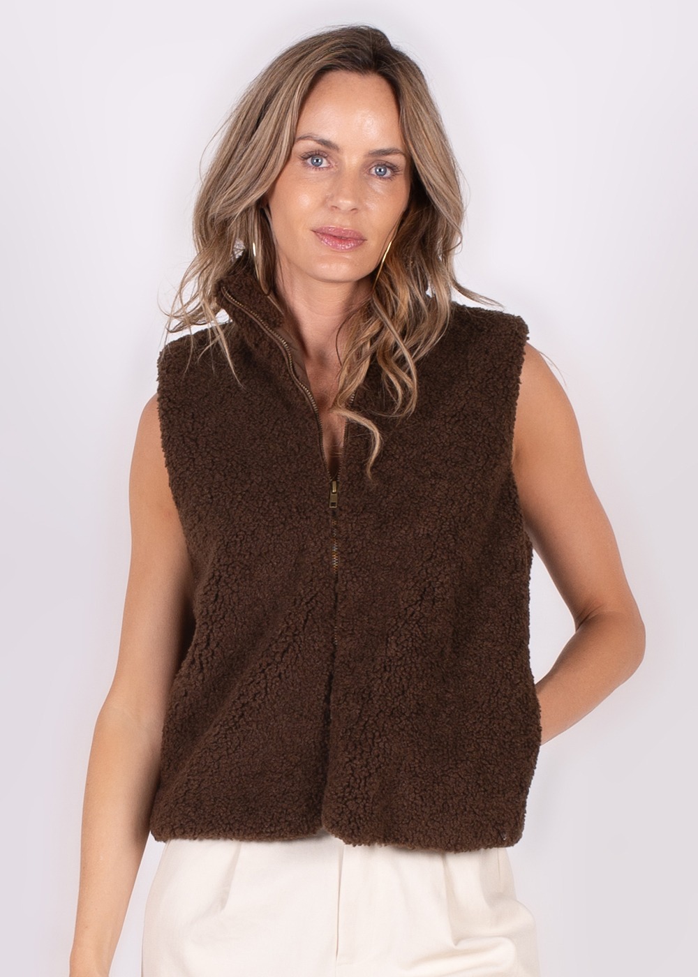 Regina gilet coffee