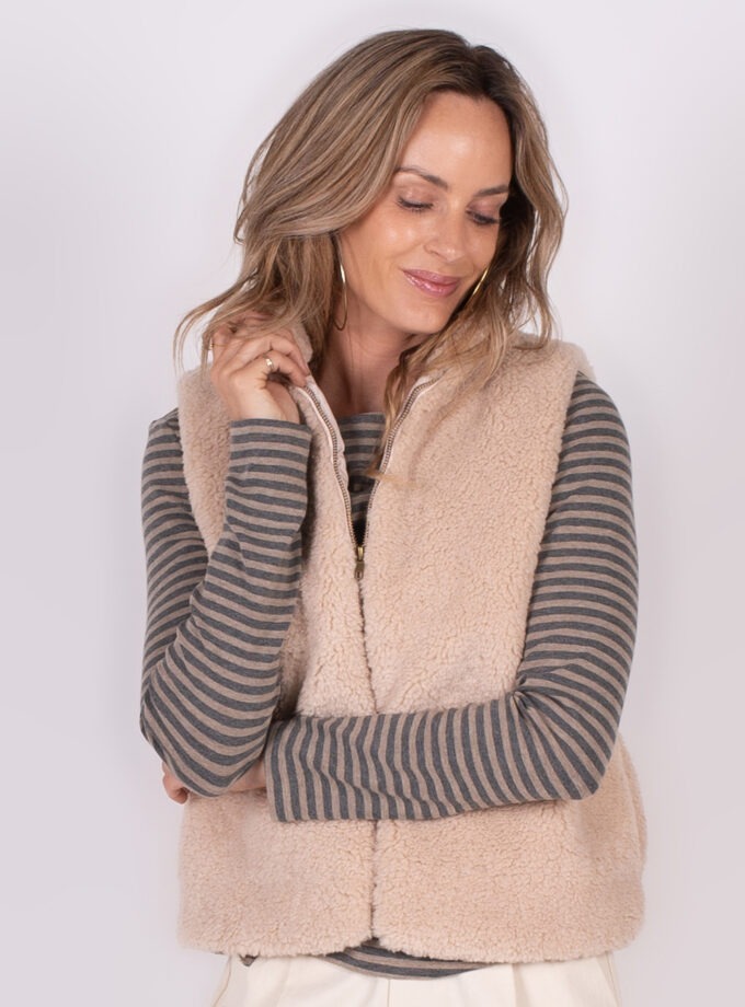 Regina gilet pale