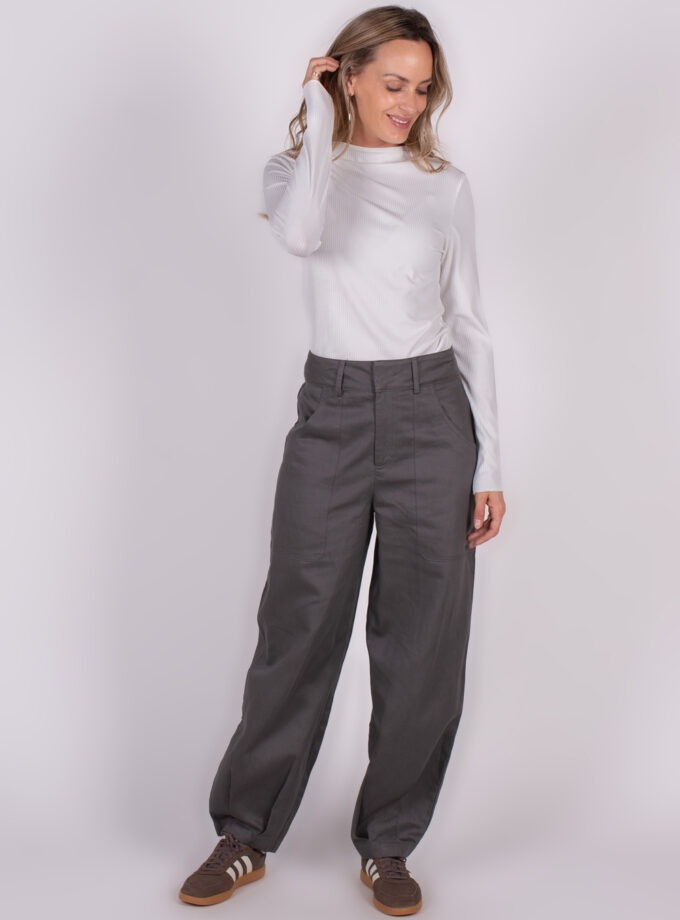Sevilla turtleneck off white